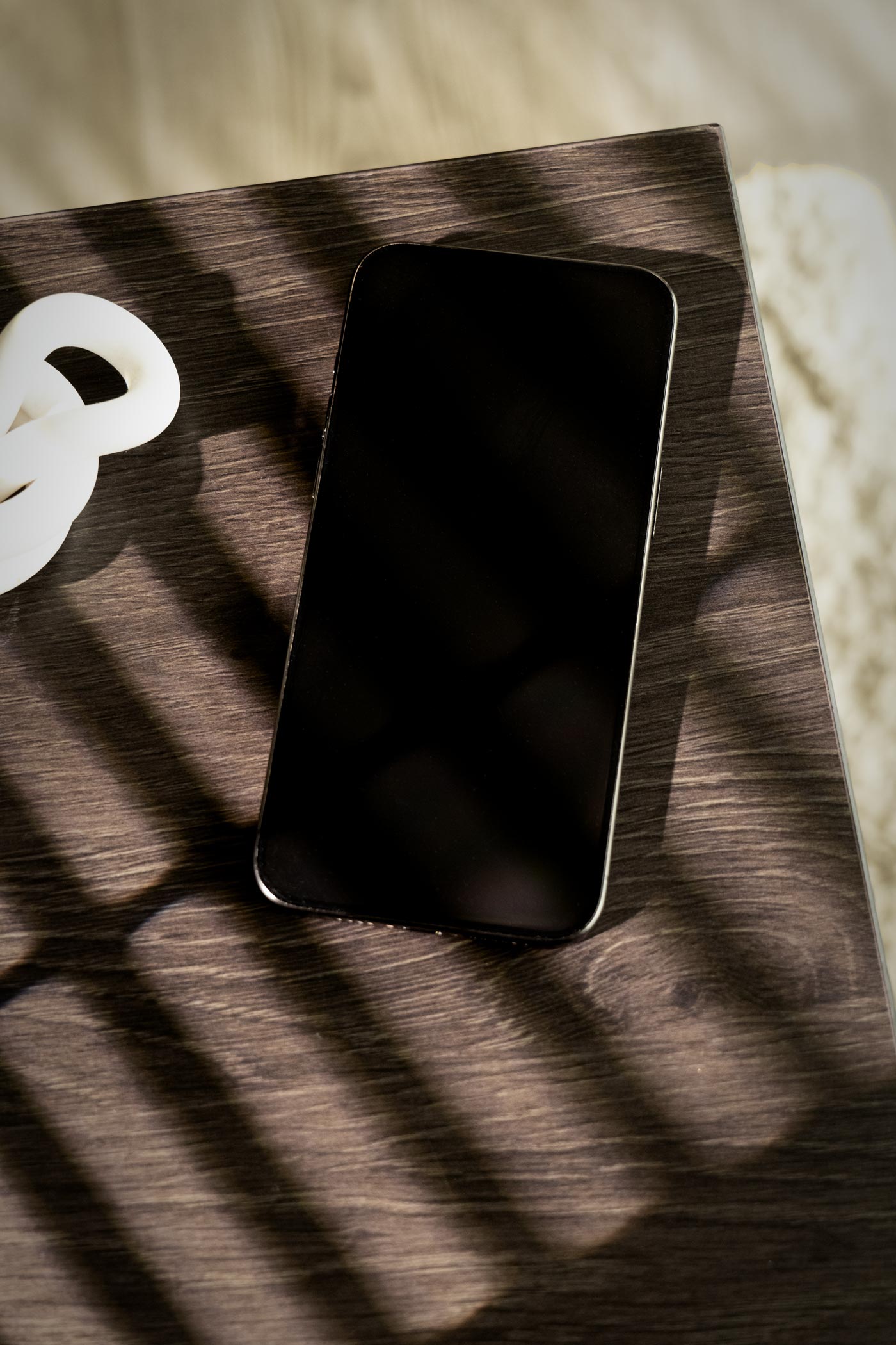 Do Sol iPhone 04 Photo Mockup
