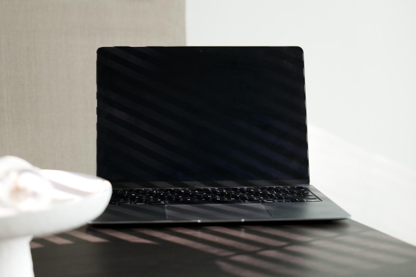 Do Sol MacBook 04 Photo Mockup