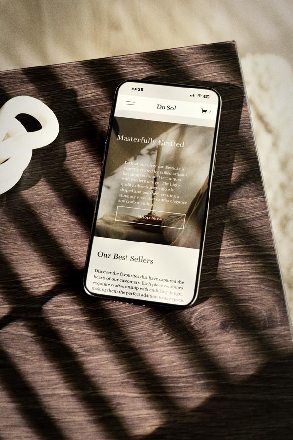 Do Sol iPhone 01 Photo Mockup