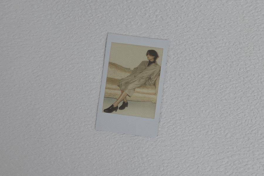 Paper 01 Polaroid 04 Photo Mockup