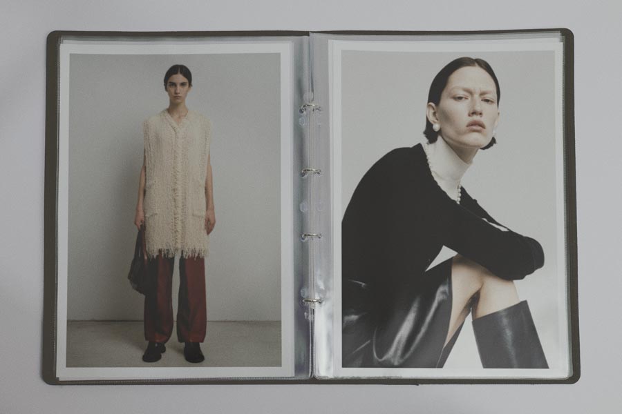 Paper 01 Ring Binder 01 Photo Mockup