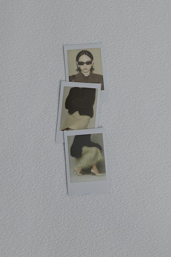 Paper 01 Polaroid 02 Photo Mockup