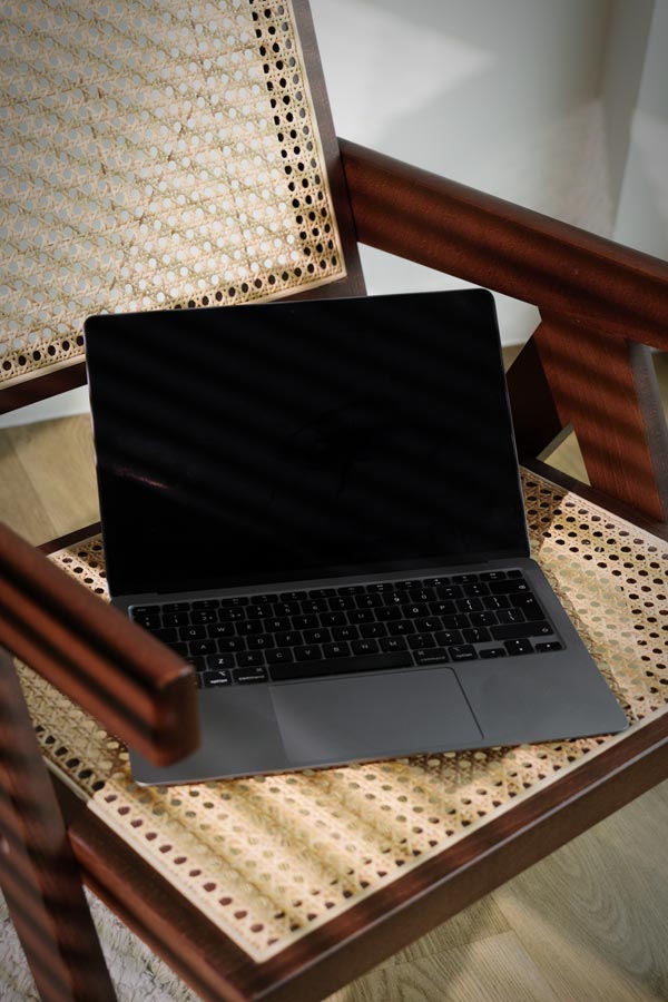 Do Sol MacBook 05 Photo Mockup