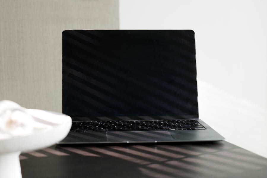 Do Sol MacBook 04 Photo Mockup