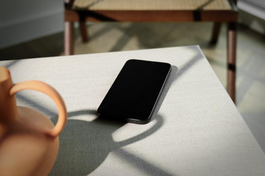 Do Sol iPhone 02 Photo Mockup