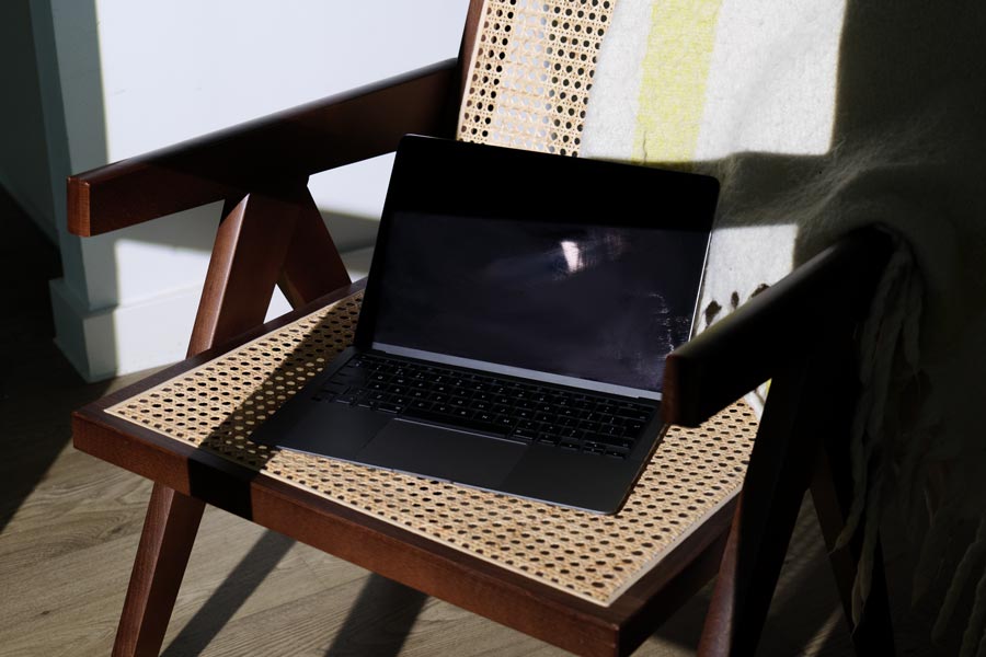 Do Sol MacBook 03 Photo Mockup