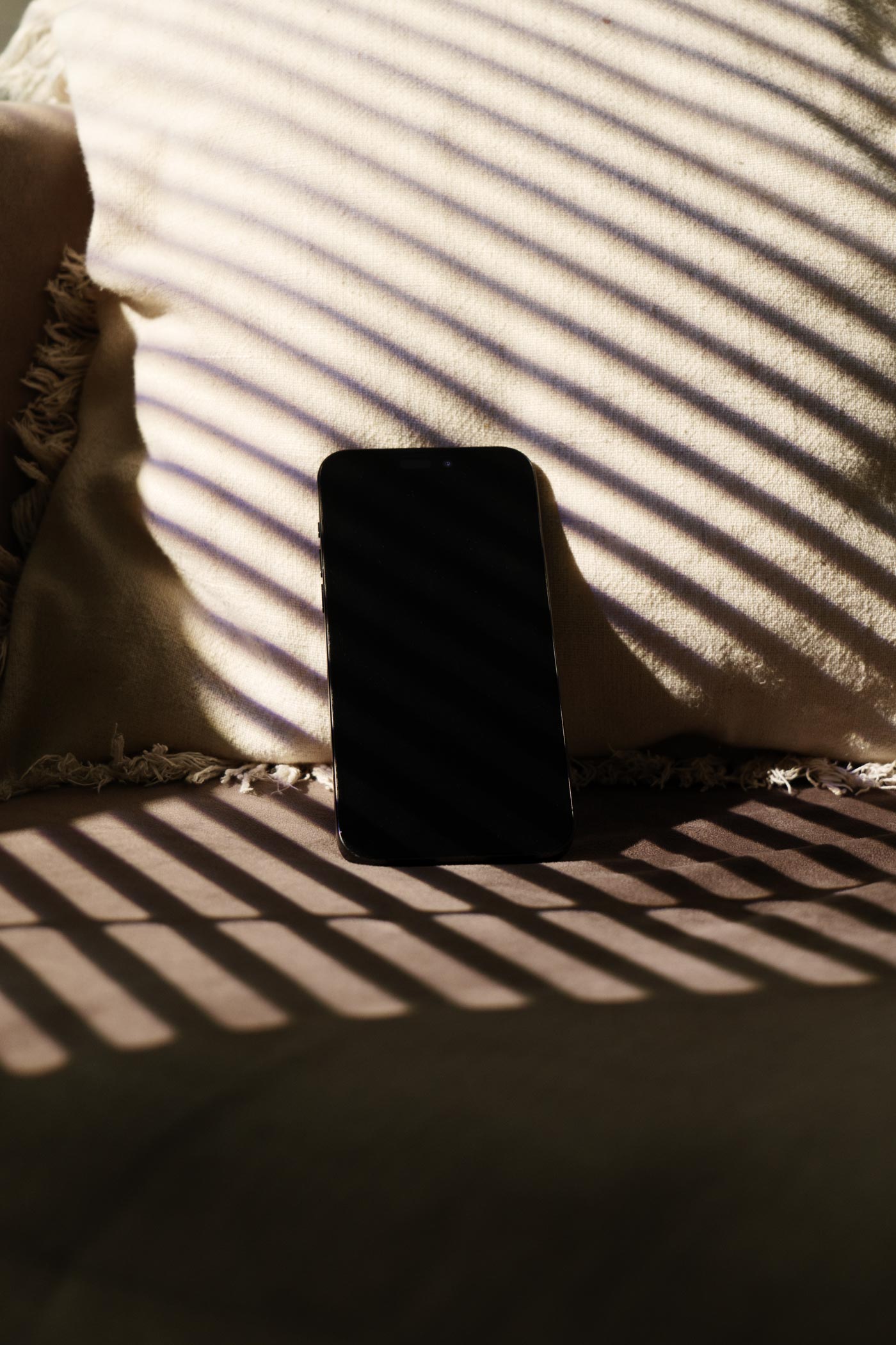 Do Sol iPhone 03 Photo Mockup